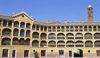 호텔 Condes De Visconti 3*
